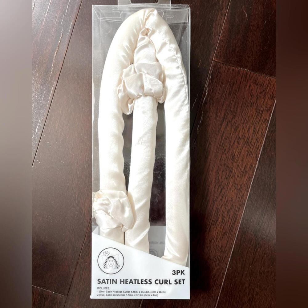 Satin heatless curl set